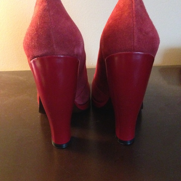 Robert Clergerie Chunky Pump in Red with a 5-inch heel (8.5 US, 6UK, 39EU: B) - Picture 2 of 4